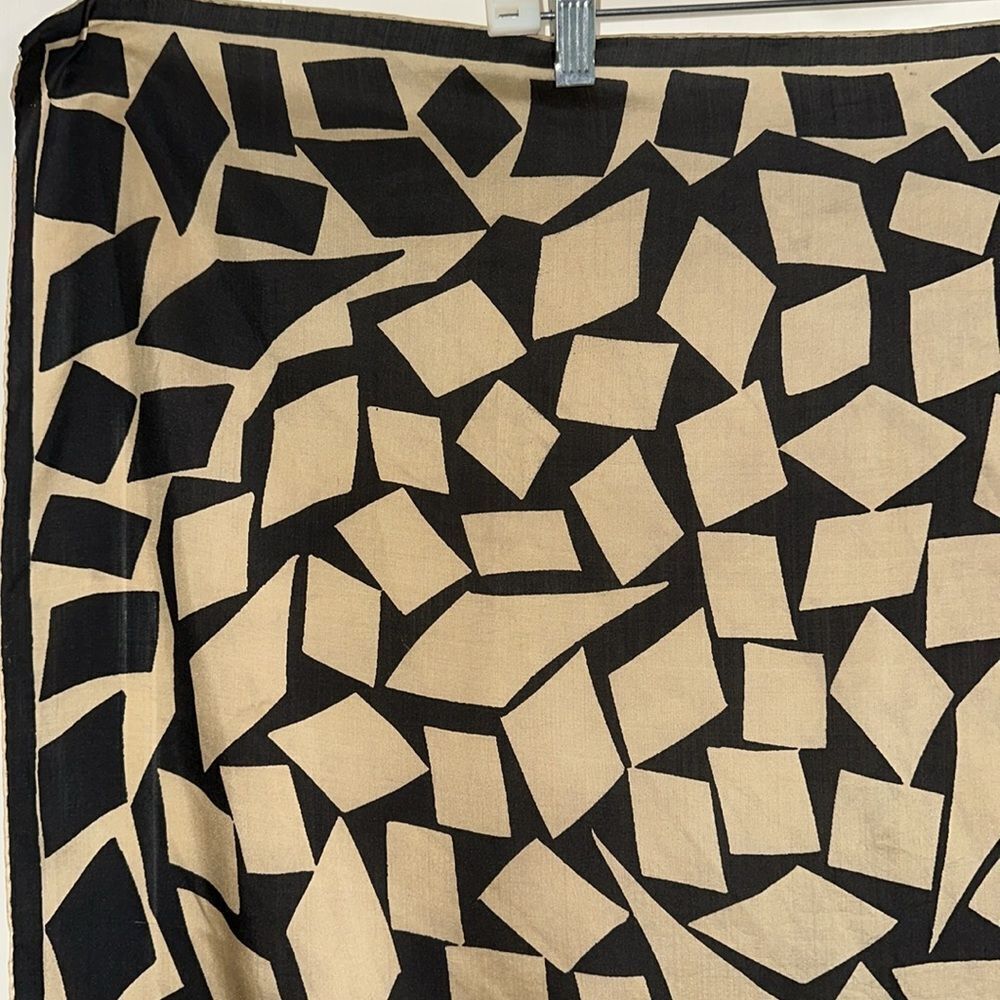 Vintage mid century‎ mod Vera black & tan(gold) rectangle motif large scarf - Picture 2 of 11